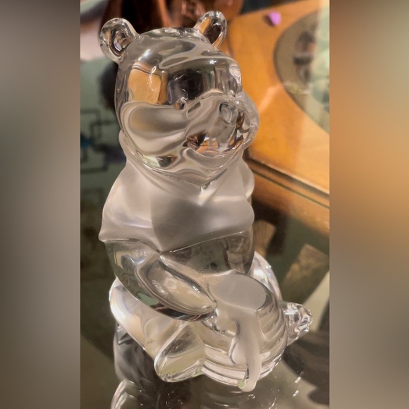 Lenox Crystal Winnie the Pooh Figurine - Picture 3 of 8